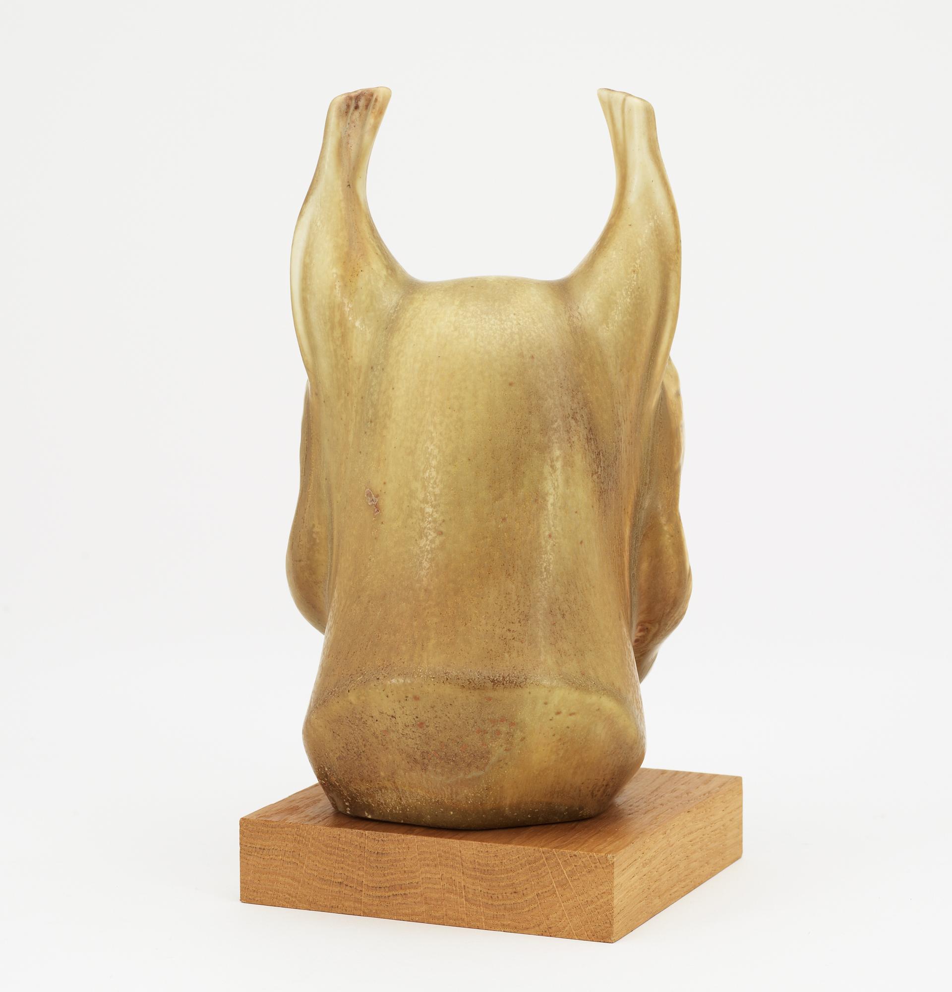 GUNNAR NYLUND
Lodjurshuvud, Rörstrand.