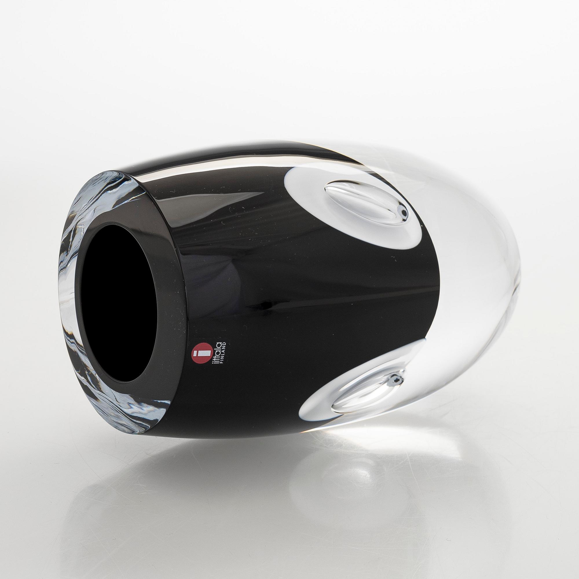 Timo Sarpaneva, a 'Claritas' glass sculpture, signed Timo Sarpaneva Iittala 2002.