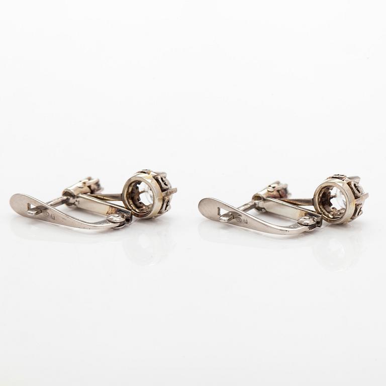 A pair of 18K white gold earrings, set with brilliant-cut diamonds, Porto, Portugal.