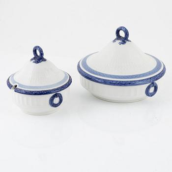 Arnold Krogh, servis, 49 delar, "Blå vifte", Royal Copenhagen, Danmark, 1900-talets andra hälft.