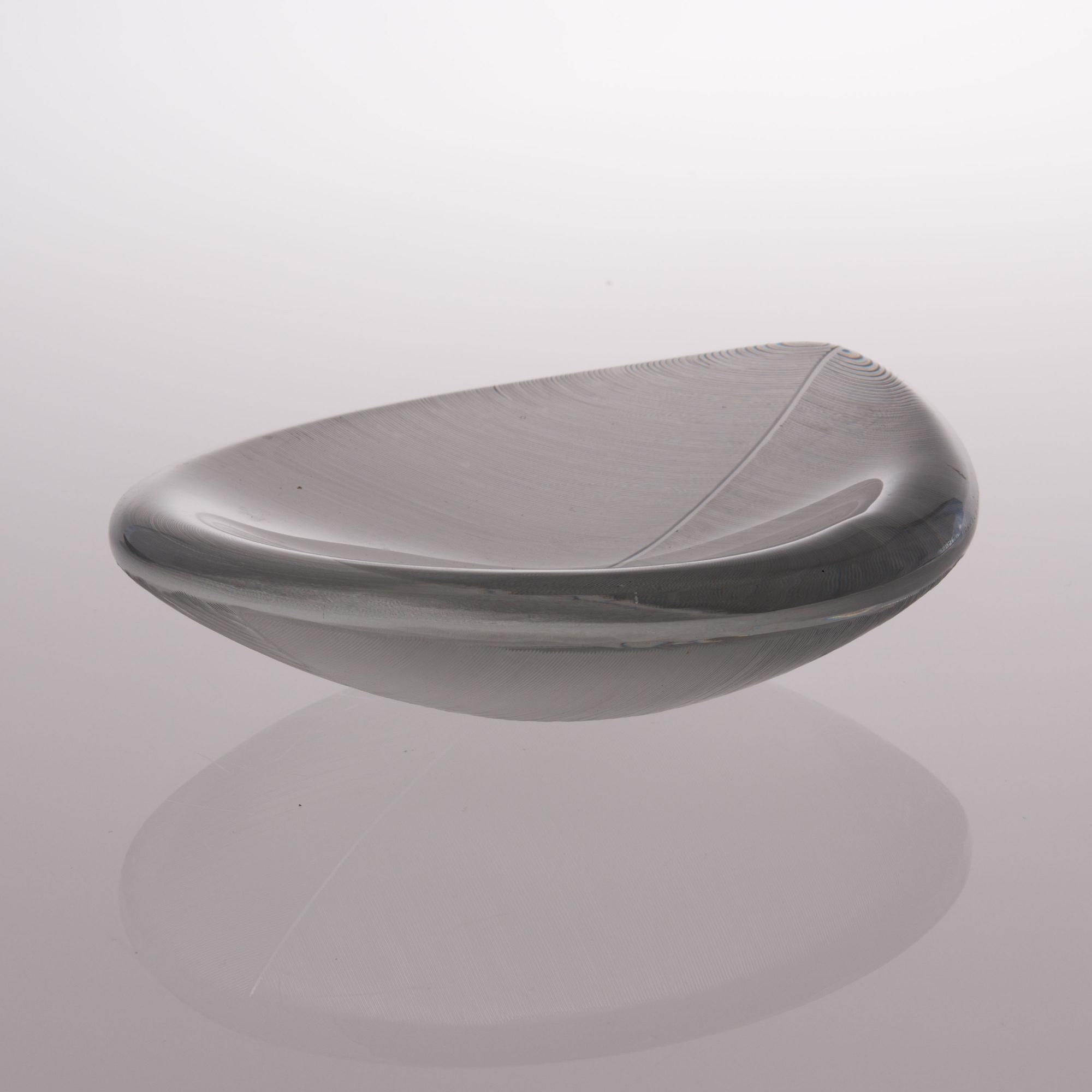 A model 3337 glass bowl signed Tapio Wirkkala Iittala -55.