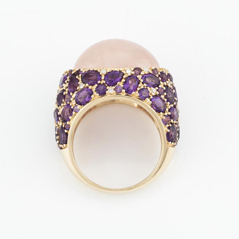 Ring, cocktailring med cabochonslipad rosenkvarts, ametister och små diamanter.
