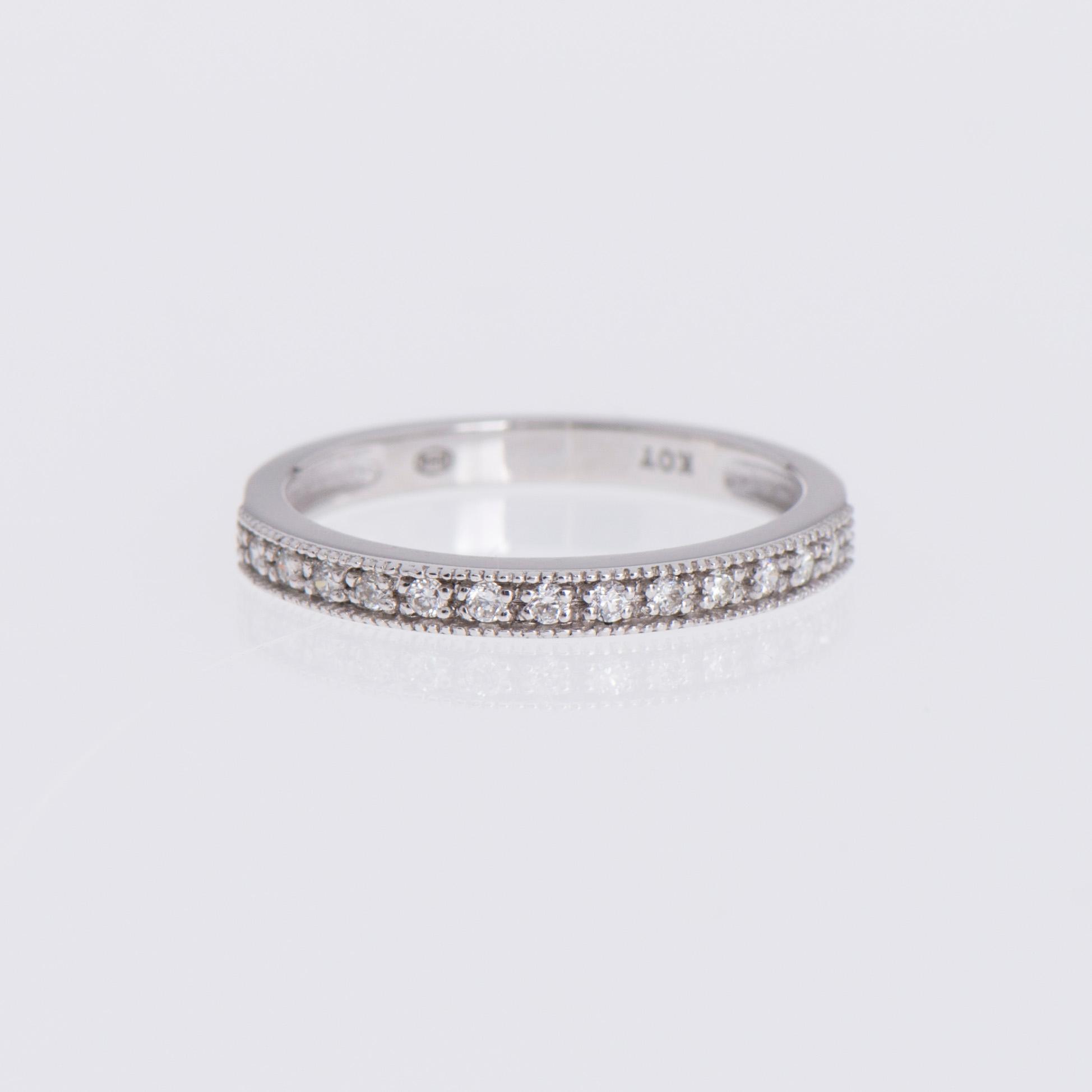 RING, briljantslipade diamanter, 14K vitguld. Suomen korutuote.