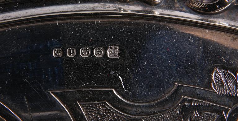 SKÅL PÅ FOT, nysilver, England. 1900-tal.