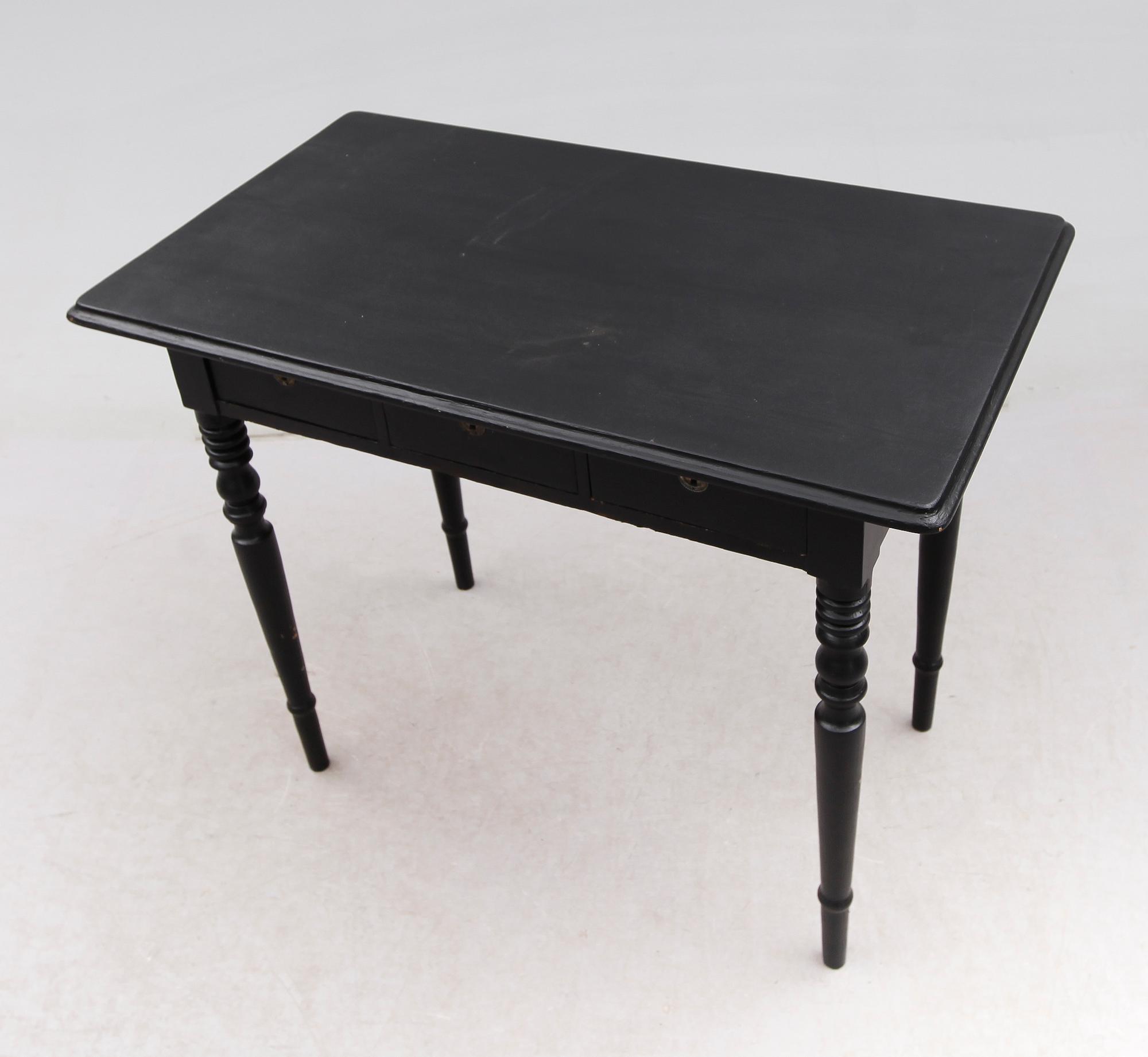 DAMSKRIVBORD, 1800-talets andra hälft.