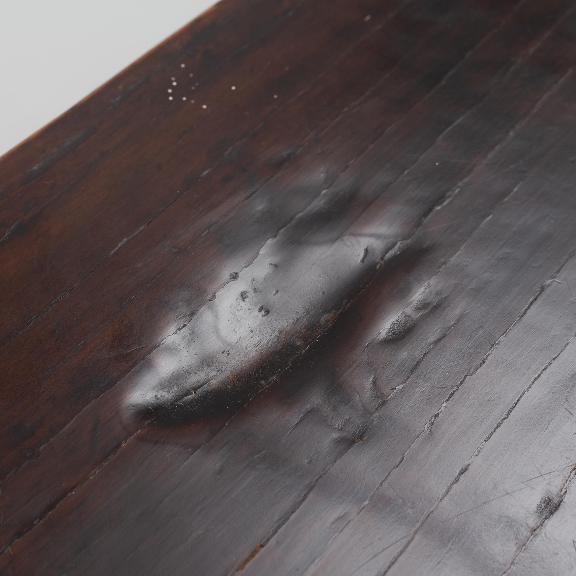 A Chinese altar table, late Qing dynasty / 20th century.