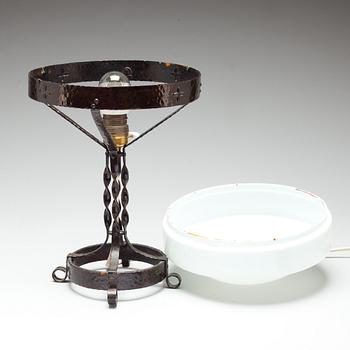 BORDSLAMPA, 1900-talets första hälft.