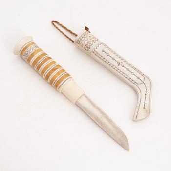 A reindeer horn knife, with horn blade, by Tore Sunna, before 1965, signed.