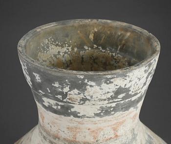 URNA, lergods, möjligen Handynastin, Kina.