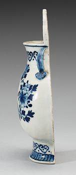 A blue and white wall-vase, late Qing dynasty, 19th Century.