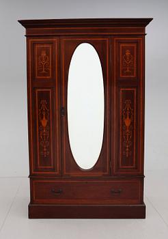 KLÄDSKÅP, England, 1900-talets första hälft.