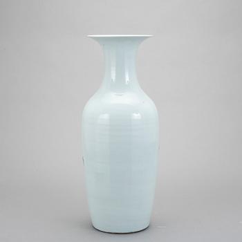 GOLVVAS, porslin, Kina. 1800-talets slut.