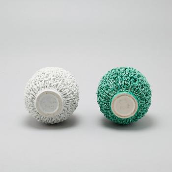 GUNNAR NYLUND, vaser, 2 st, chamotterat stengods, Rörstrand, modellen formgiven 1936.