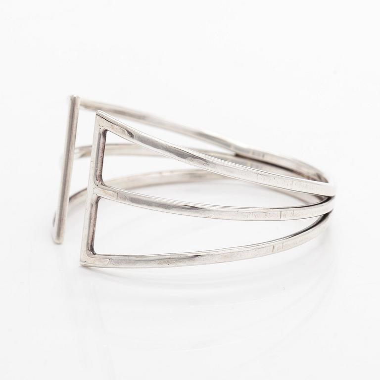 Kalevala Koru, rannekoru, hopeaa, Ethel Düne. Helsinki 1959.