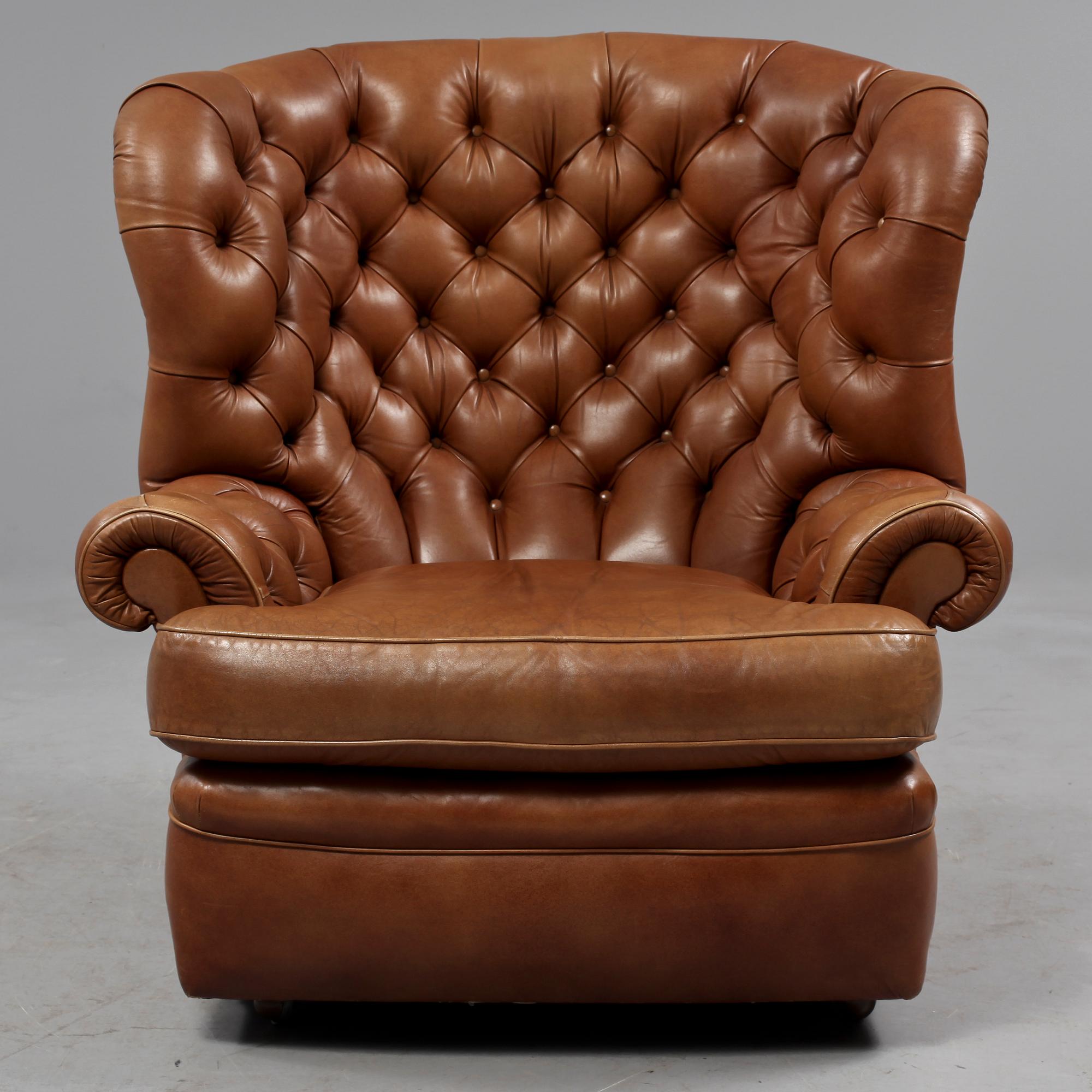 FÅTÖLJ, Chesterfield-modell, Wade Upholstery, Long Faton, England, 1900-talets andra hälft.