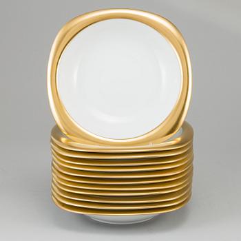 TIMO SARPANEVA, 14 porcelain 'Suomi' dishes, Rosenthal Studio-linie, designed 1976.