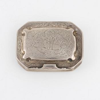 A silver-gilt snuffbox, possibly mark of C. Klepperbein Malmö 1695-1710) .