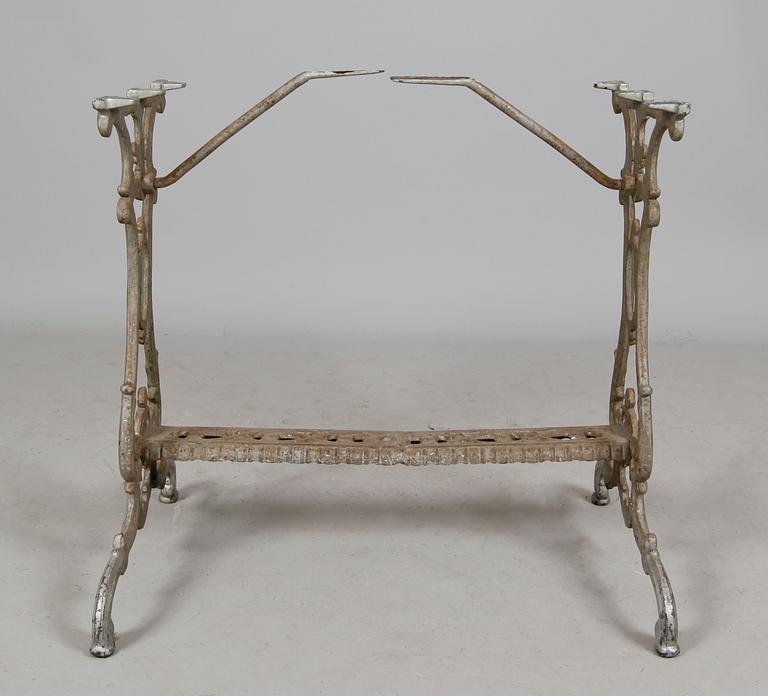 BORDSSTATIV, gjutjärn, 1900-talets första hälft.