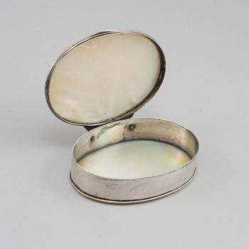DOSA, silver och pärlemo, 1800-tal.