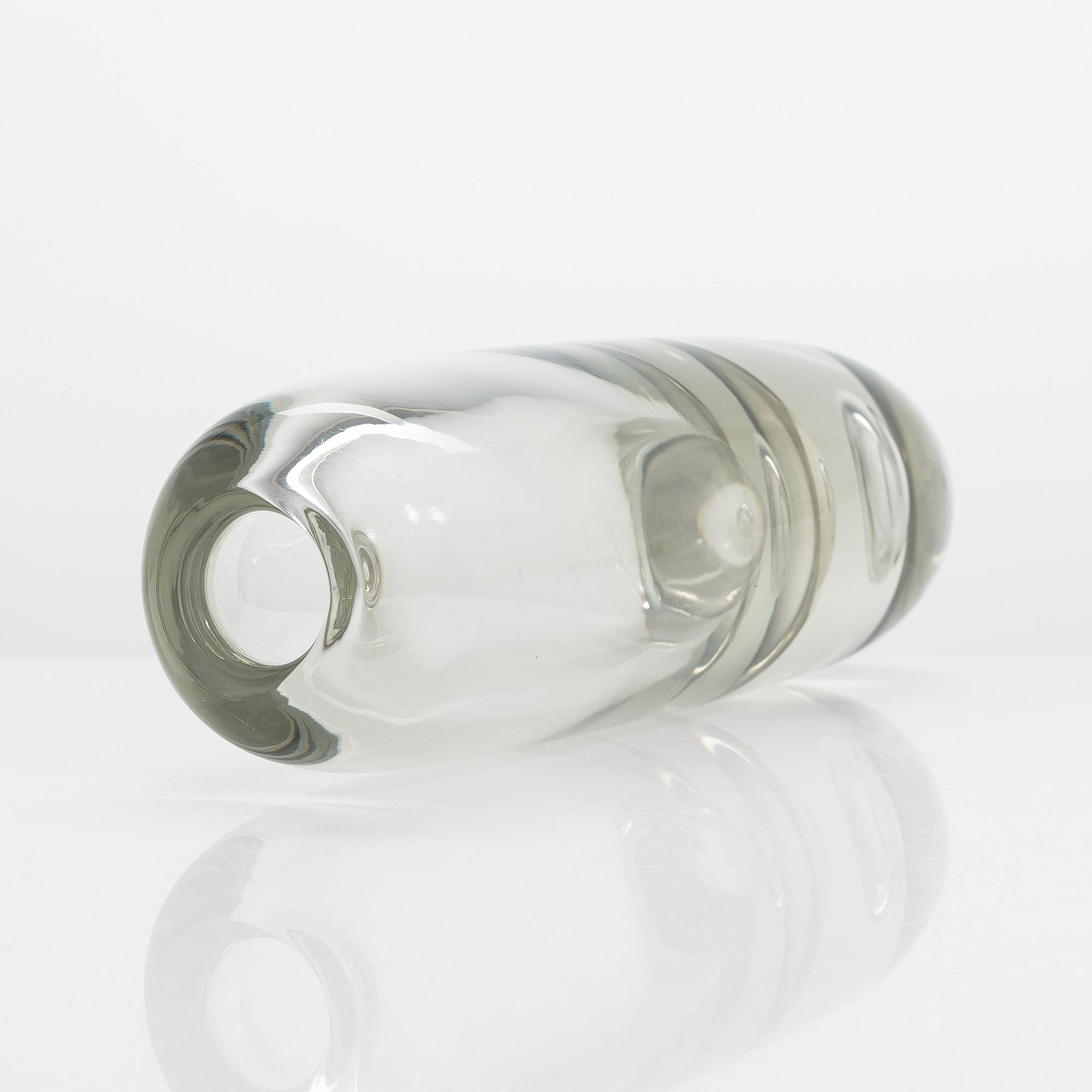 Saara Hopea, a glass vase, 'Bubble', signed S. Hopea Nuutajärvi Notsjö -61.