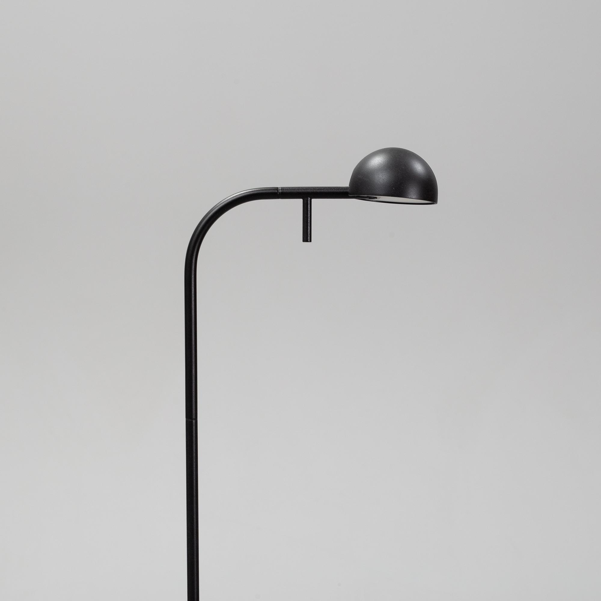 Ichiro Iwasaki, "Pin" golvlampa, Vibia, 2000-tal.