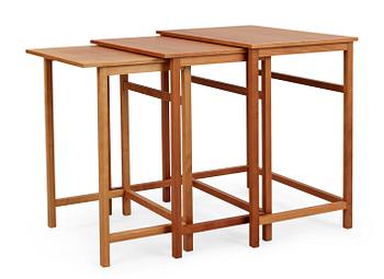 76. A Josef Frank mahogany set of occasional tables, Svenskt Tenn, model 618.