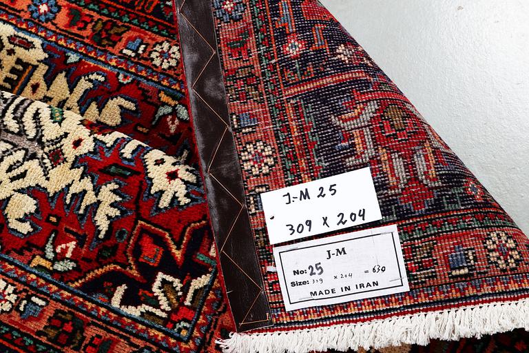 Matta, Täbriz, ca 309 x 204 cm.