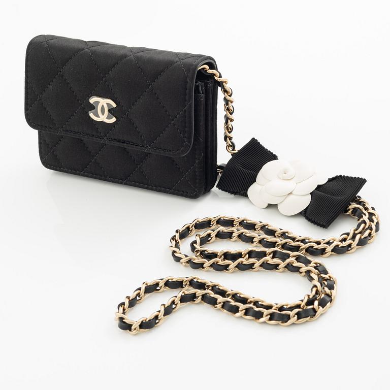 Chanel, väska, Mini Satin Camelia Chain bag.