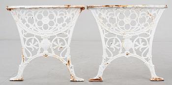 BORDSGAVLAR, ett par, gjutjärn, 1900-tal.