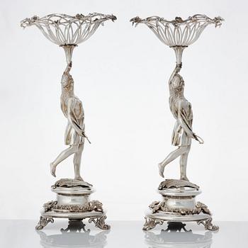 A matched pair of Swedish 19th century silver bowls, Gustaf Möllenborg, Stockholm 1832.