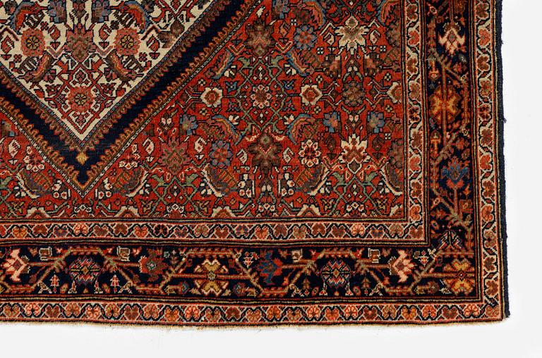 Matta, antik Feraghan, Västra Persien, ca 192 x 121 cm.