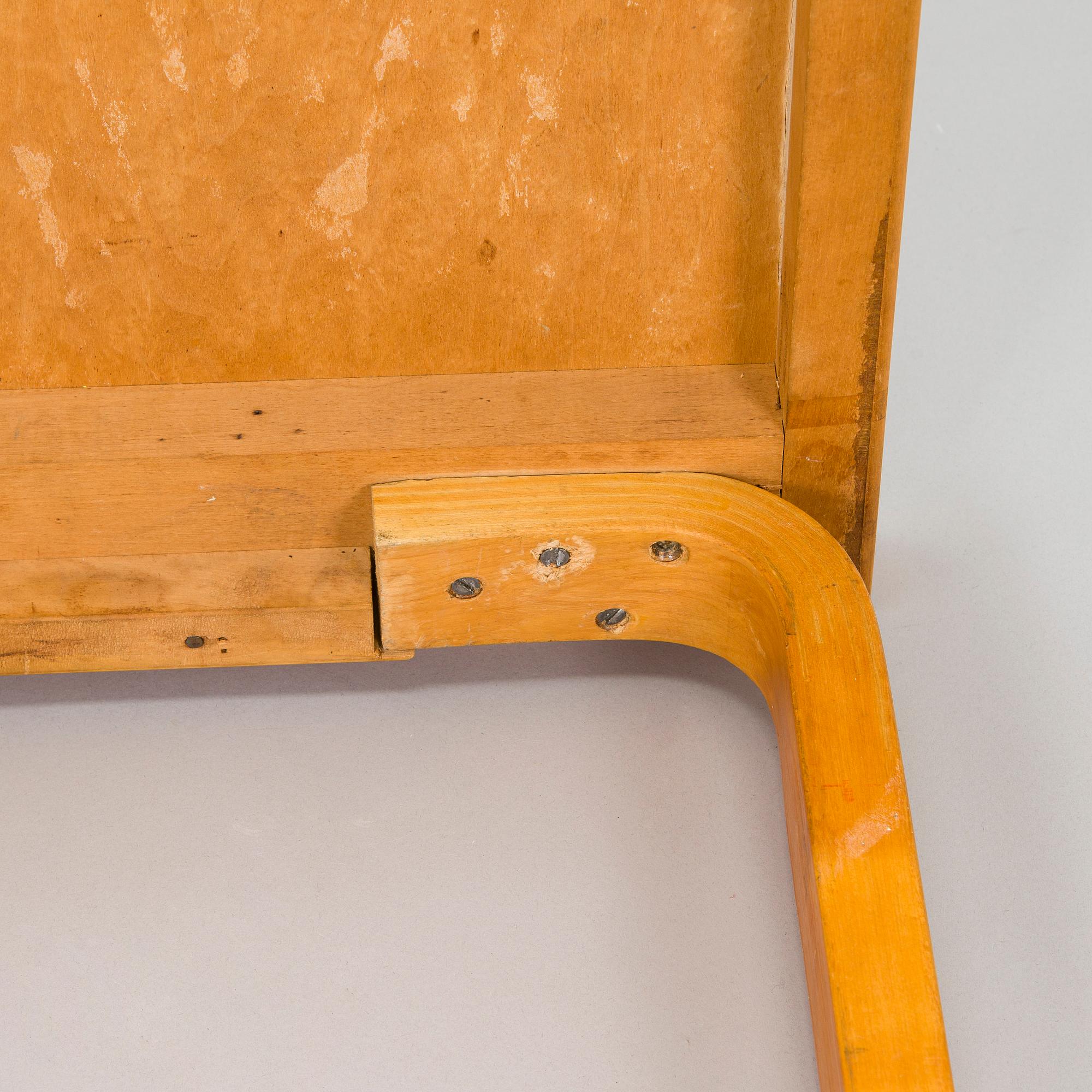 Alvar Aalto, A mid 1950s table '81' for O.Y. Huonekalu-ja Rakennustyötehdas A.B.