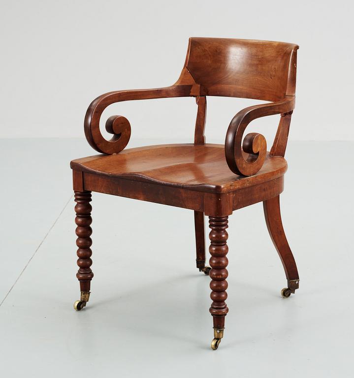 KARMSTOL, mahogny. Karl Johan, 1800-talets första hälft.