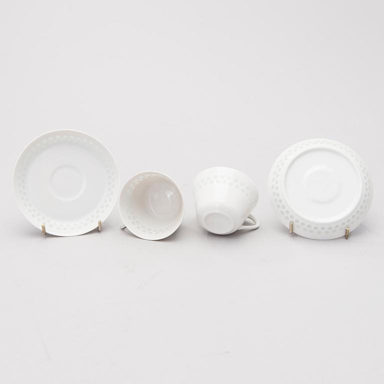 FRIEDL HOLZER-KJELLBERG, ASTIASTO, 34 osaa, "Helmi", riisiposliinia, signeeratut F.H.Kj. Arabia Finland.