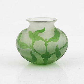 Karl Lindeberg, an Art Nouveau cameo glass vase, Kosta, Sweden, early 20th Century.