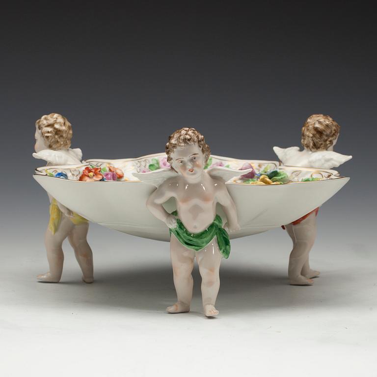 SKÅL PÅ FOT, porslin, Tyskland, Dresden, 1900-talets början.