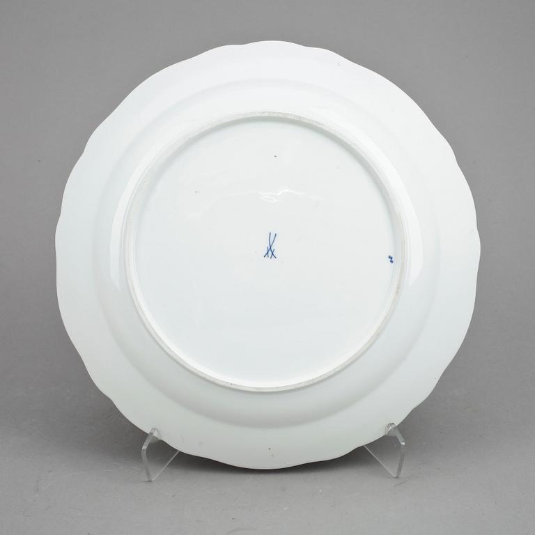 SERVERINGSFAT, porslin, Meissen, 1900-talets andra hälft.