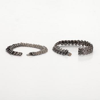 Bracelets, 2 pieces, silver, Tillander, 1952.