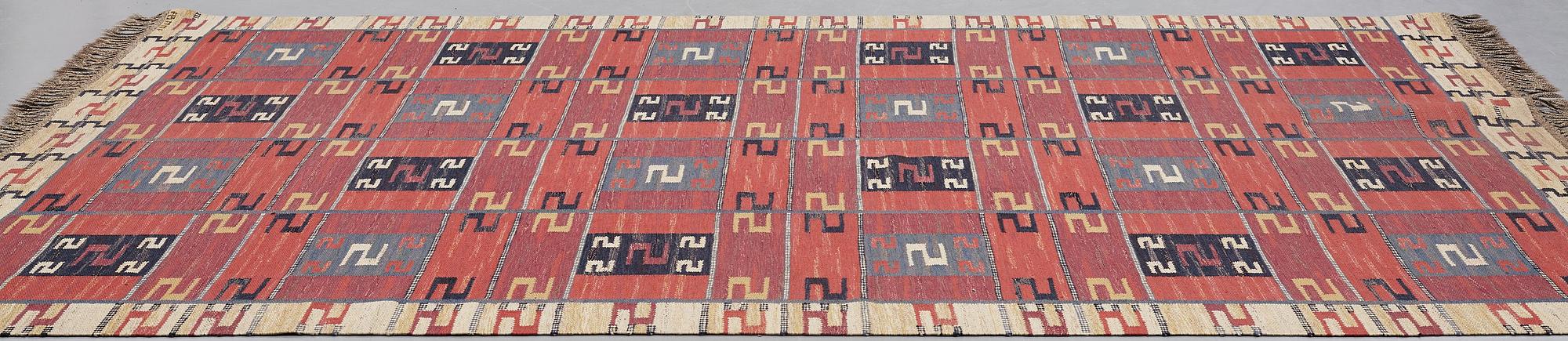 Märta Måås-Fjetterström, MATTO, "Röda Esset", flat weave, ca 369 x 347,5 cm, signed AB MMF.