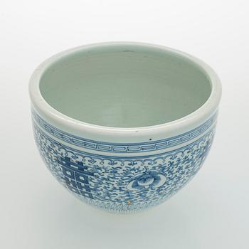 Vase and bowls 2 pcs, China.