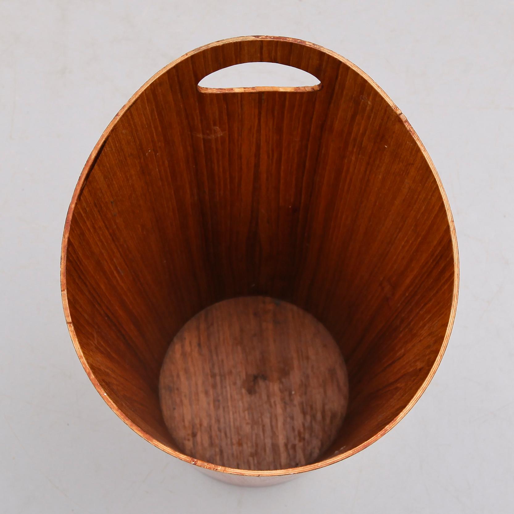 PAPPERSKORG, teak, svensk design, 1900-talets andra hälft.
