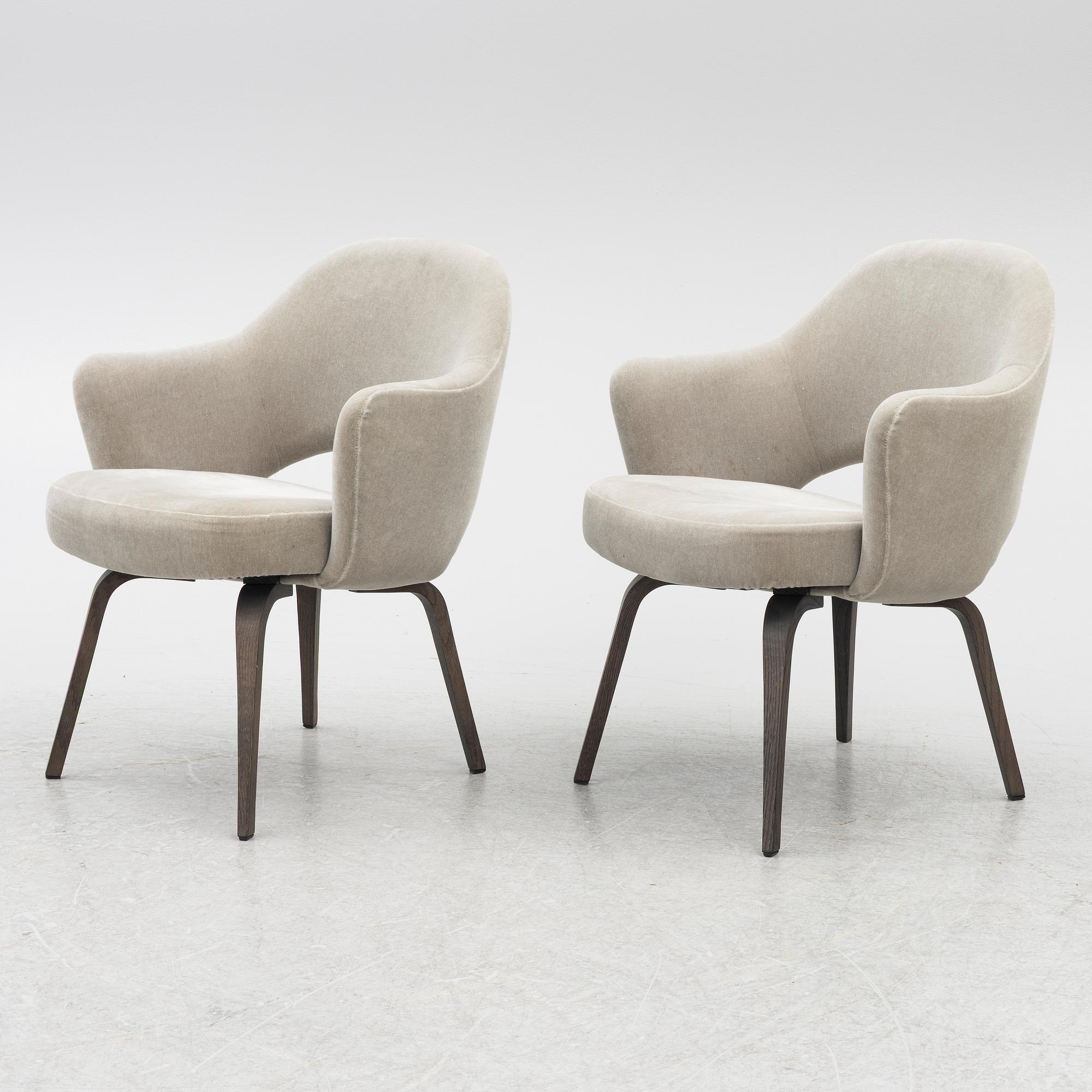 Eero Saarinen, chairs, a pair, "Executive Side Chair", Knoll, 21st century.