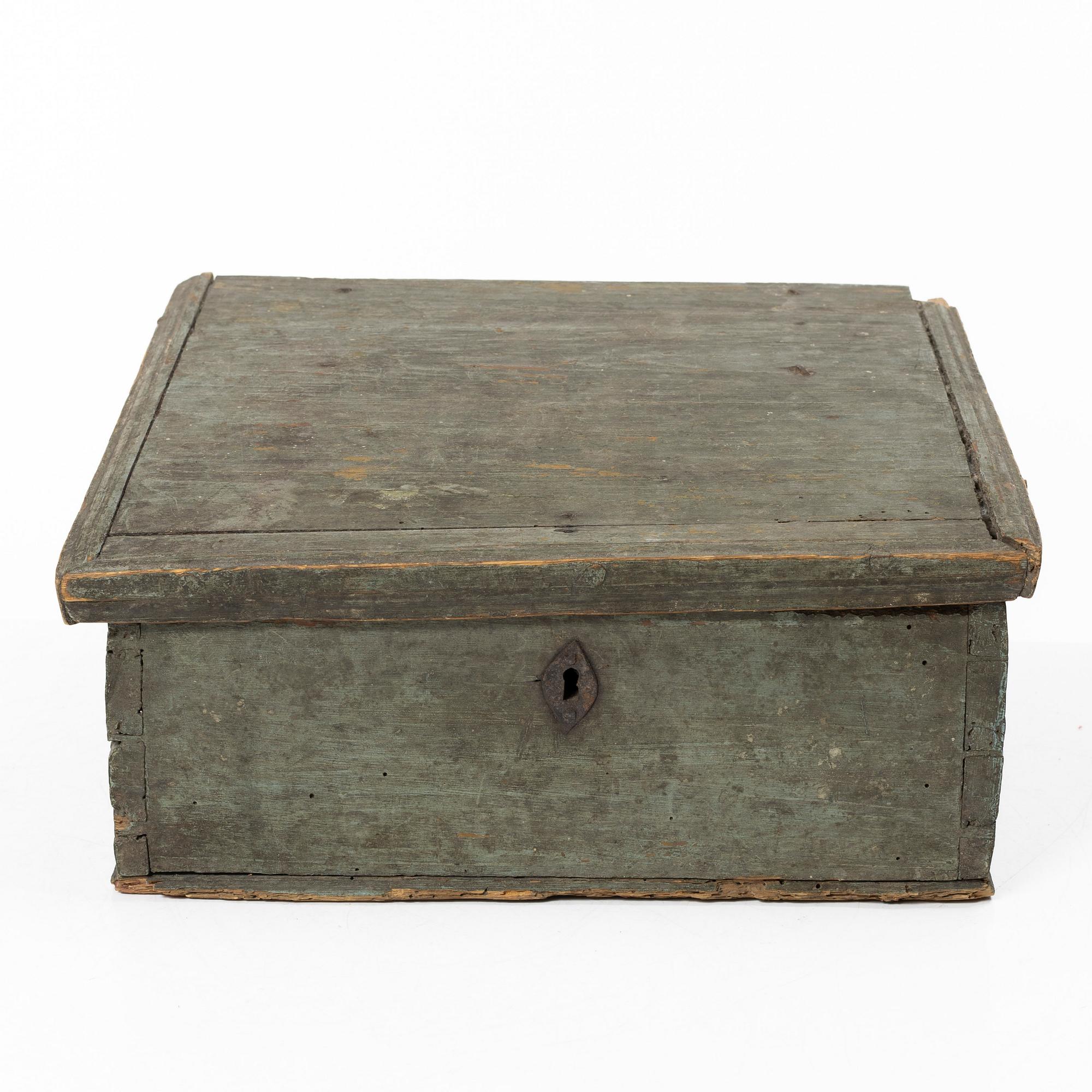 Box, folk art, 19th century.