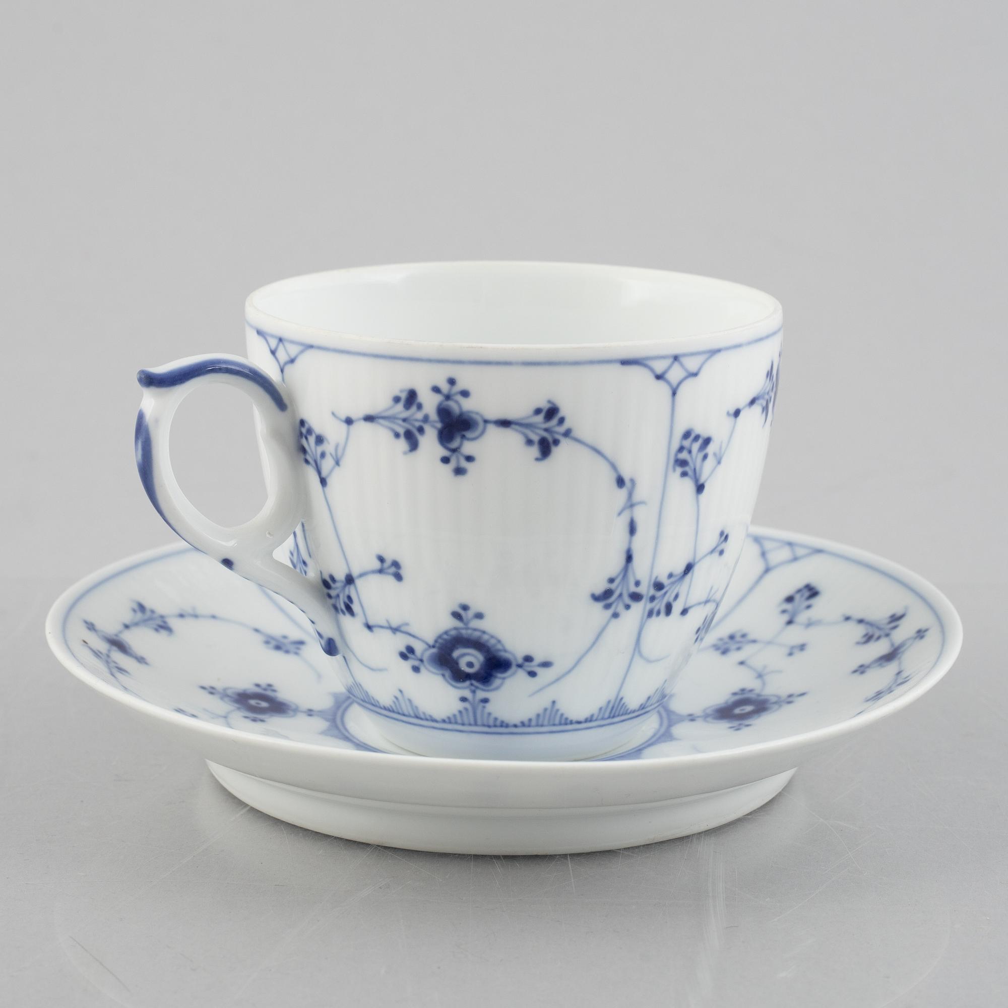 A large 'Blue Fluted Plain' porcelain tea cup with saucer, Royal Copenhagen, model 78, 1893-1900.