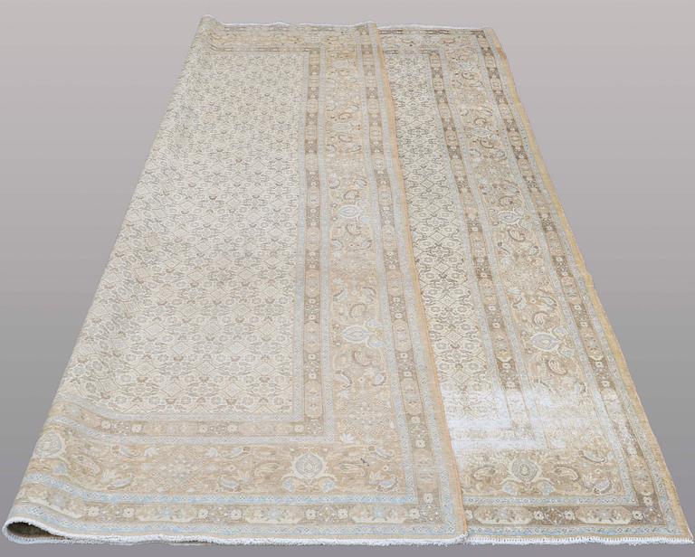 A CARPET, Oriental, ca 355 x 240 cm.