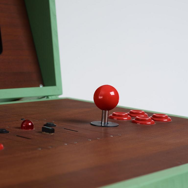 Love Hultén, arkadspel, "Pixelkabinett 42", förlagan till upplagan av 50 ex, utförd i egen studio 2015.
