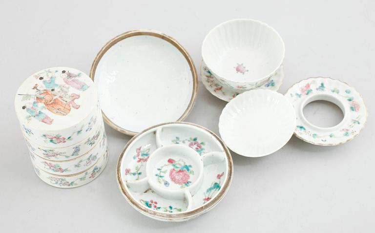 PORSLINSFÖREMÅL, 4 delar, Kina, 1800-/1900-tal.