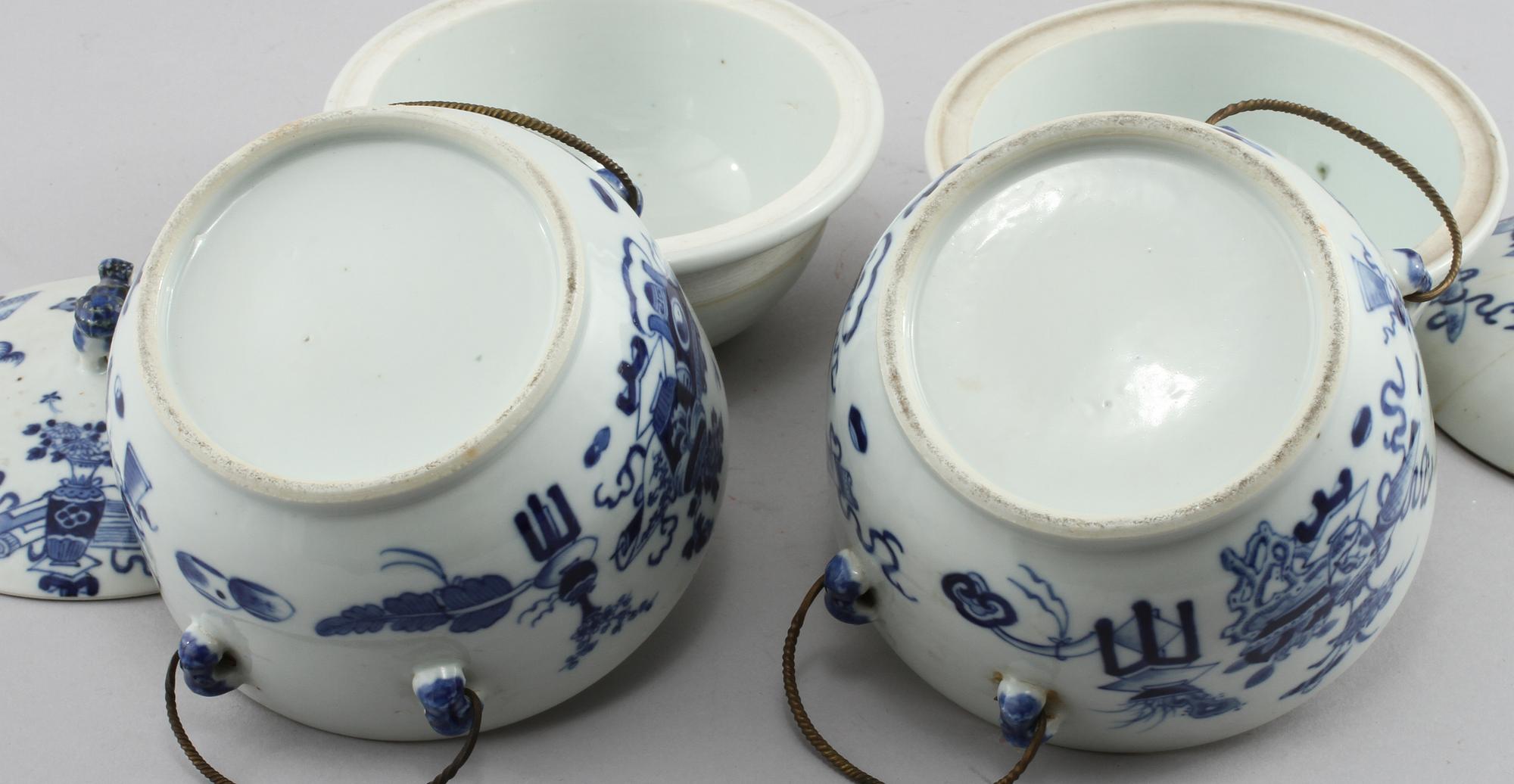 KANISTRAR, ett par, porslin, Kina, 1900-tal.