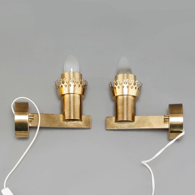 VÄGGLAMPOR, ett par, Hans Agne Jakobsson, Markaryd, 1900-talets andra hälft.