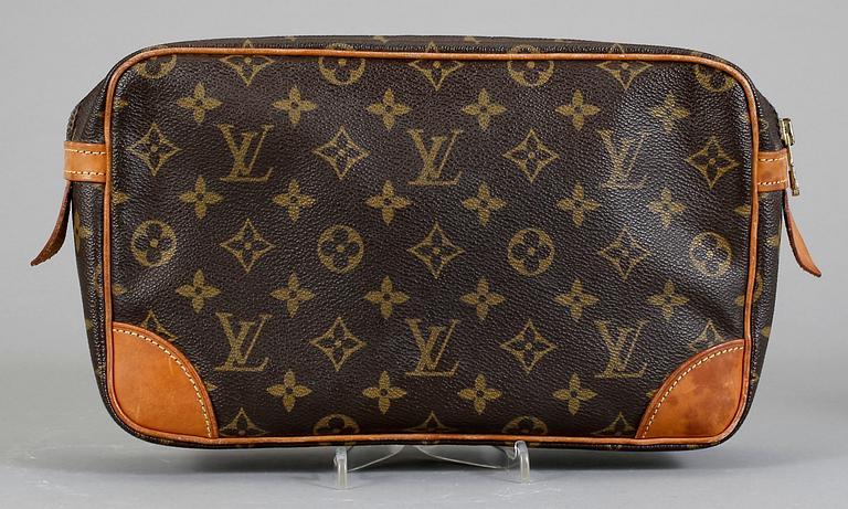 NECESSÄR, Louis Vuitton.